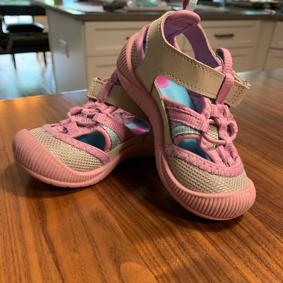 OshKosh B'gosh Other - Toddler sandals